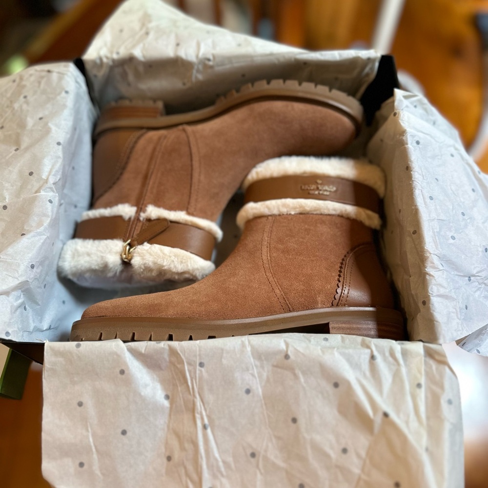 Kate Spade Tan Suede Boots with White Fur. Womens size 6.5 - Picture 5 of 10